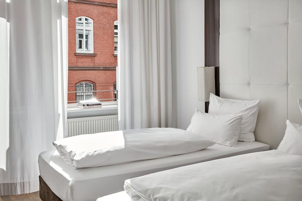 The Pure, Frankfurt, A Member Of Design 4*